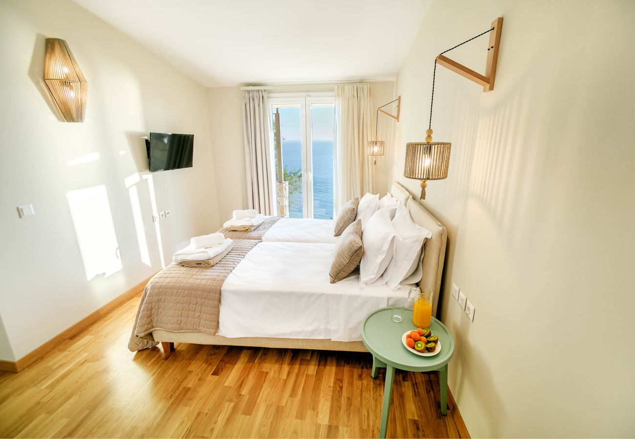 Villa in Kontogialos - Ocean View Luxury Villa Ethra