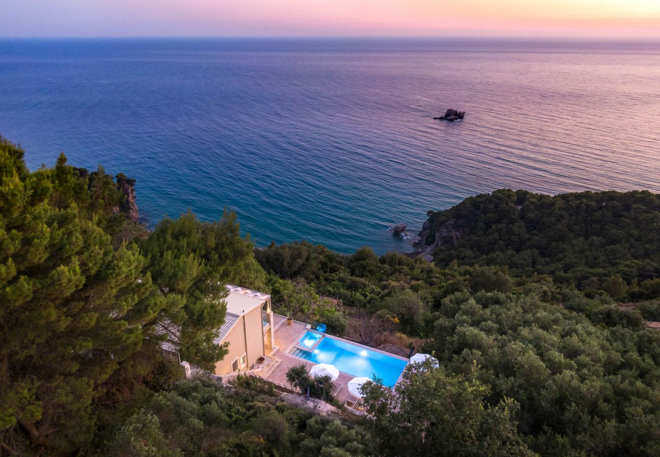 Villa in Kontogialos - Ocean View Luxury Villa Ethra