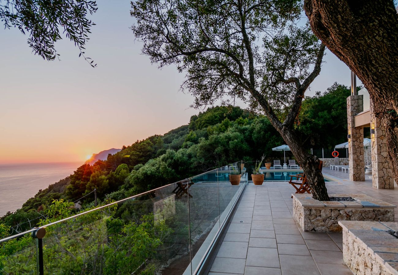 Villa in Kontogialos - Ocean View Luxury Villa Ethra