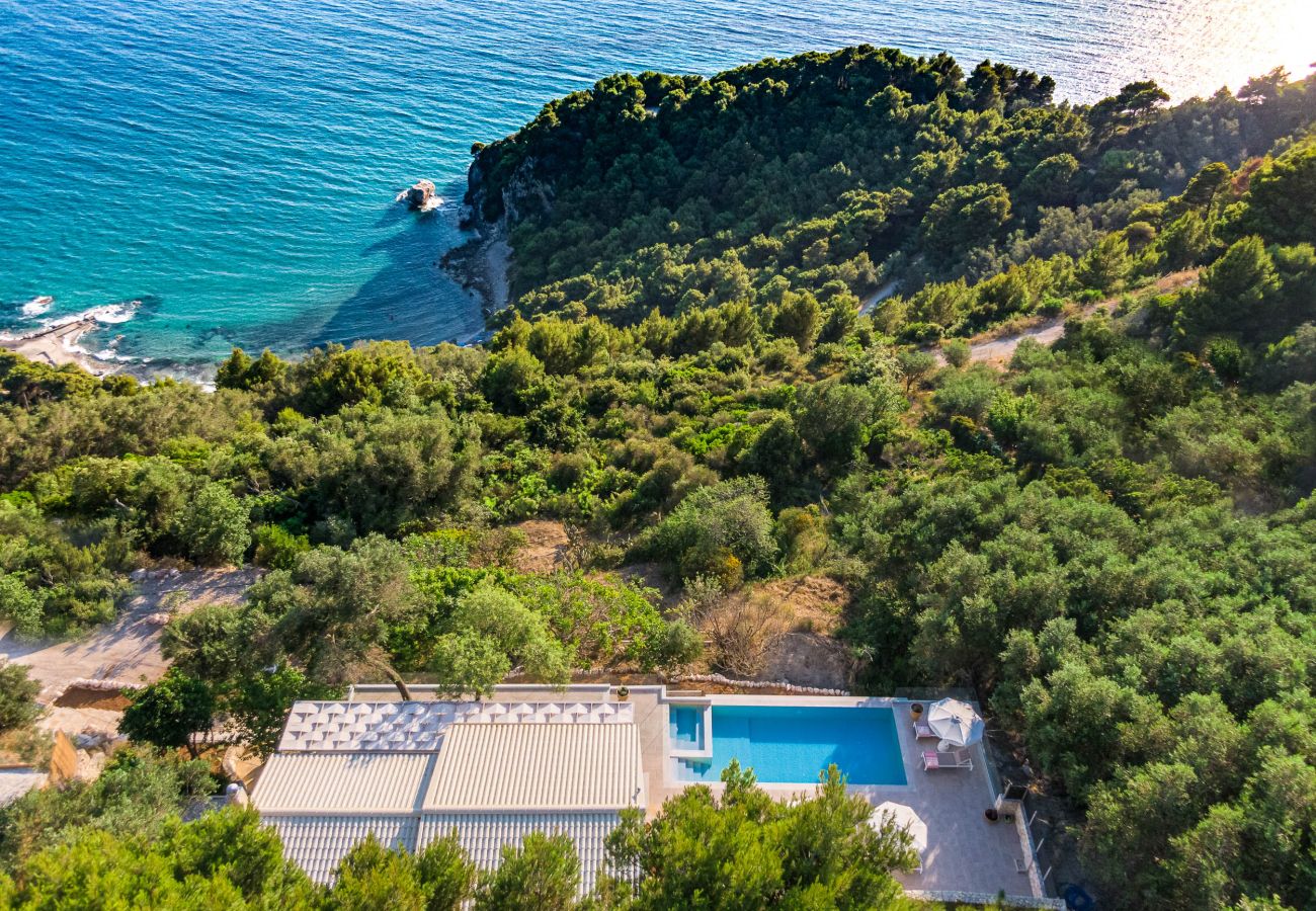Villa in Kontogialos - Ocean View Luxury Villa Ethra