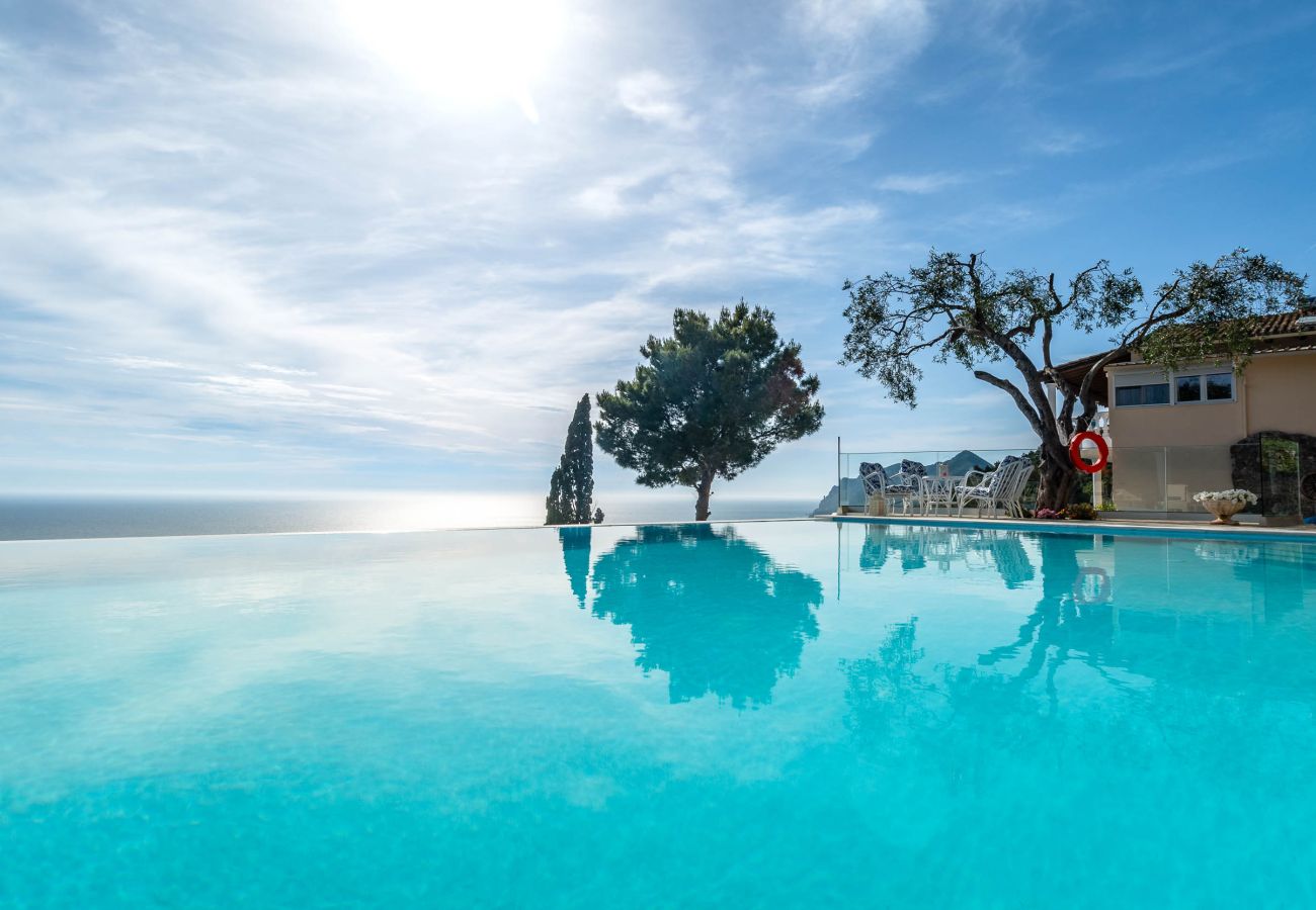 Villa in Kontogialos - Ocean View Luxury Villa Nefeli