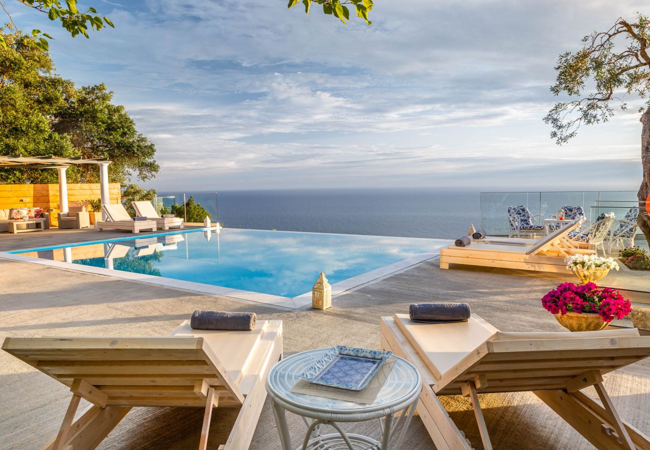 Villa in Kontogialos - Ocean View Luxury Villa Nefeli