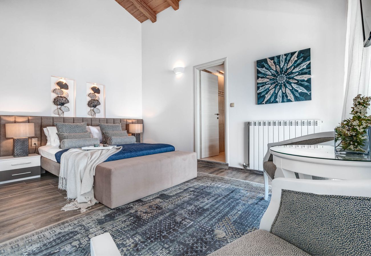 Villa in Kontogialos - Ocean View Luxury Villa Nefeli