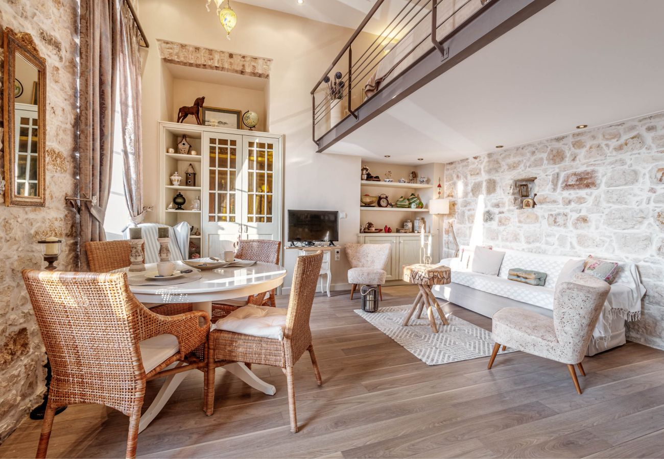 Apartment in Corfu Town - Mouragia Loft - Waterfront Old Corfu Town