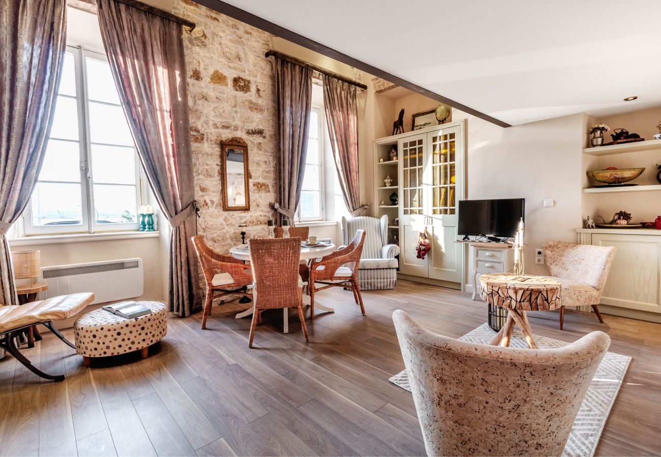 Apartment in Corfu Town - Mouragia Loft - Waterfront Old Corfu Town