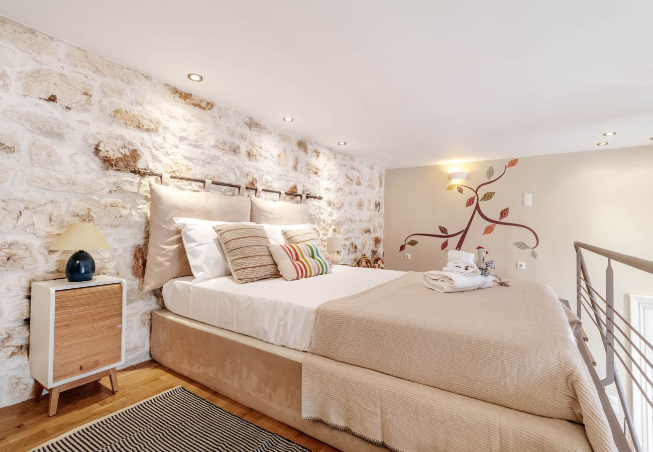 Apartment in Corfu Town - Mouragia Loft - Waterfront Old Corfu Town