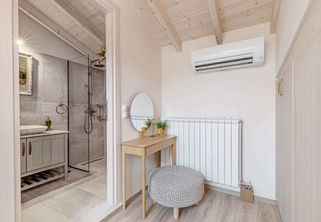 Cottage in Palaiokastritsa - The Heritage Cottage in Doukades