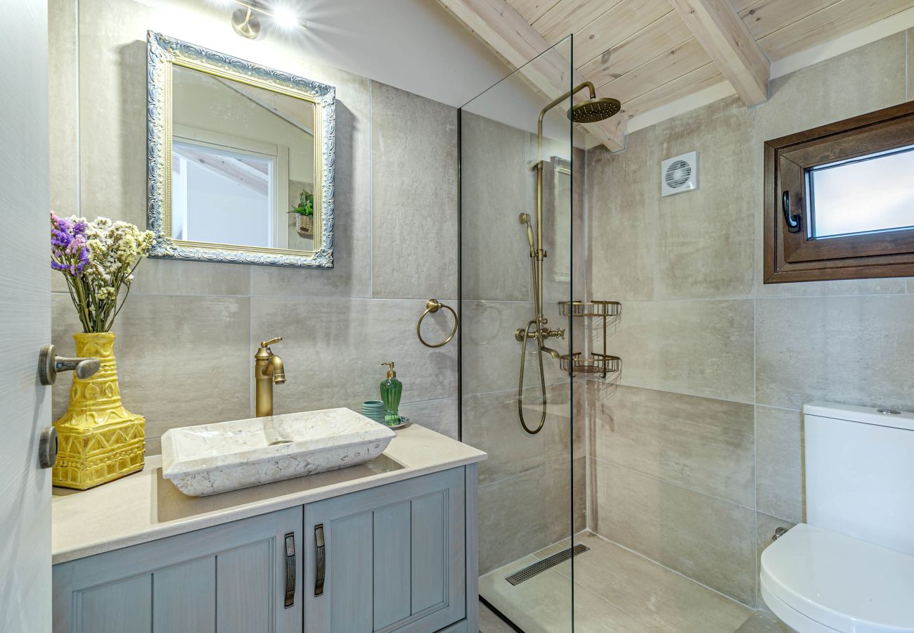 Cottage in Palaiokastritsa - The Heritage Cottage in Doukades