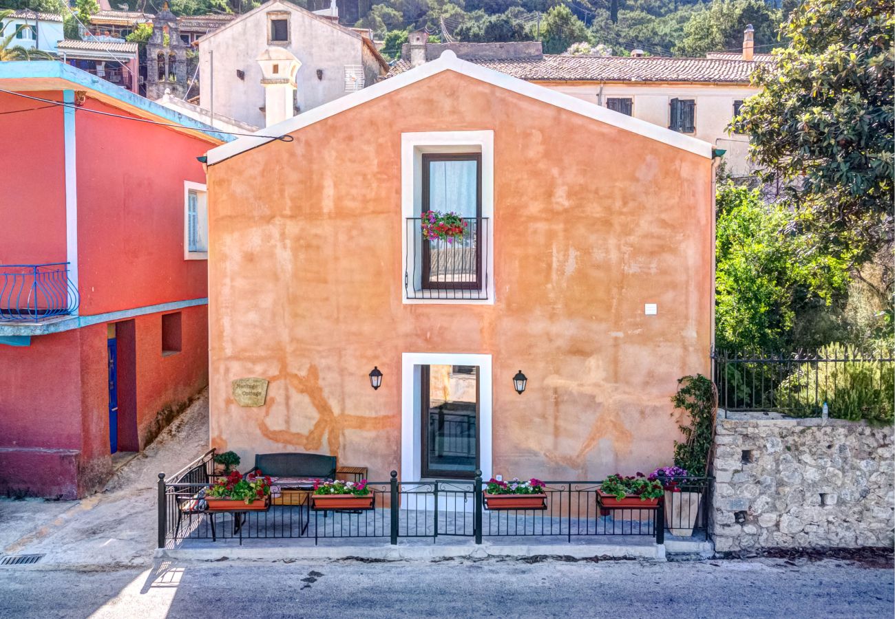 Cottage in Palaiokastritsa - The Heritage Cottage in Doukades
