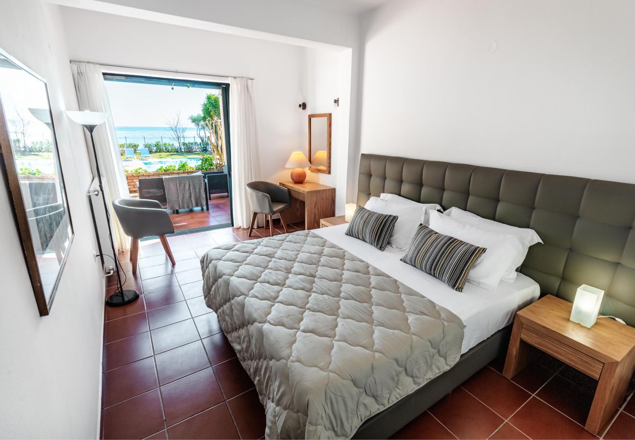 Villa in Barbati - Barbati Beachfront Pool Villa