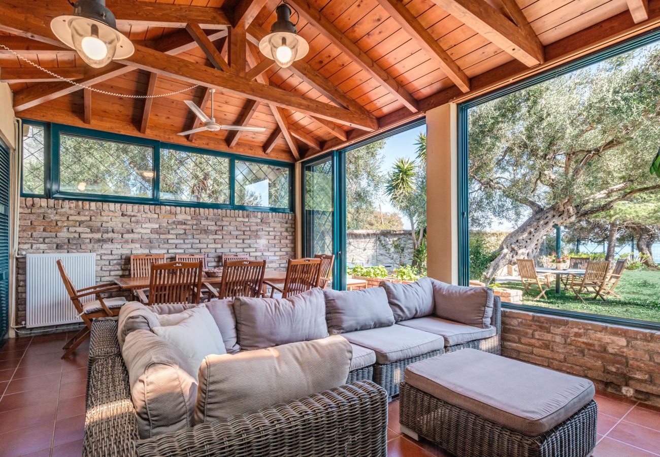 Villa in Barbati - Barbati Beachfront Pool Villa