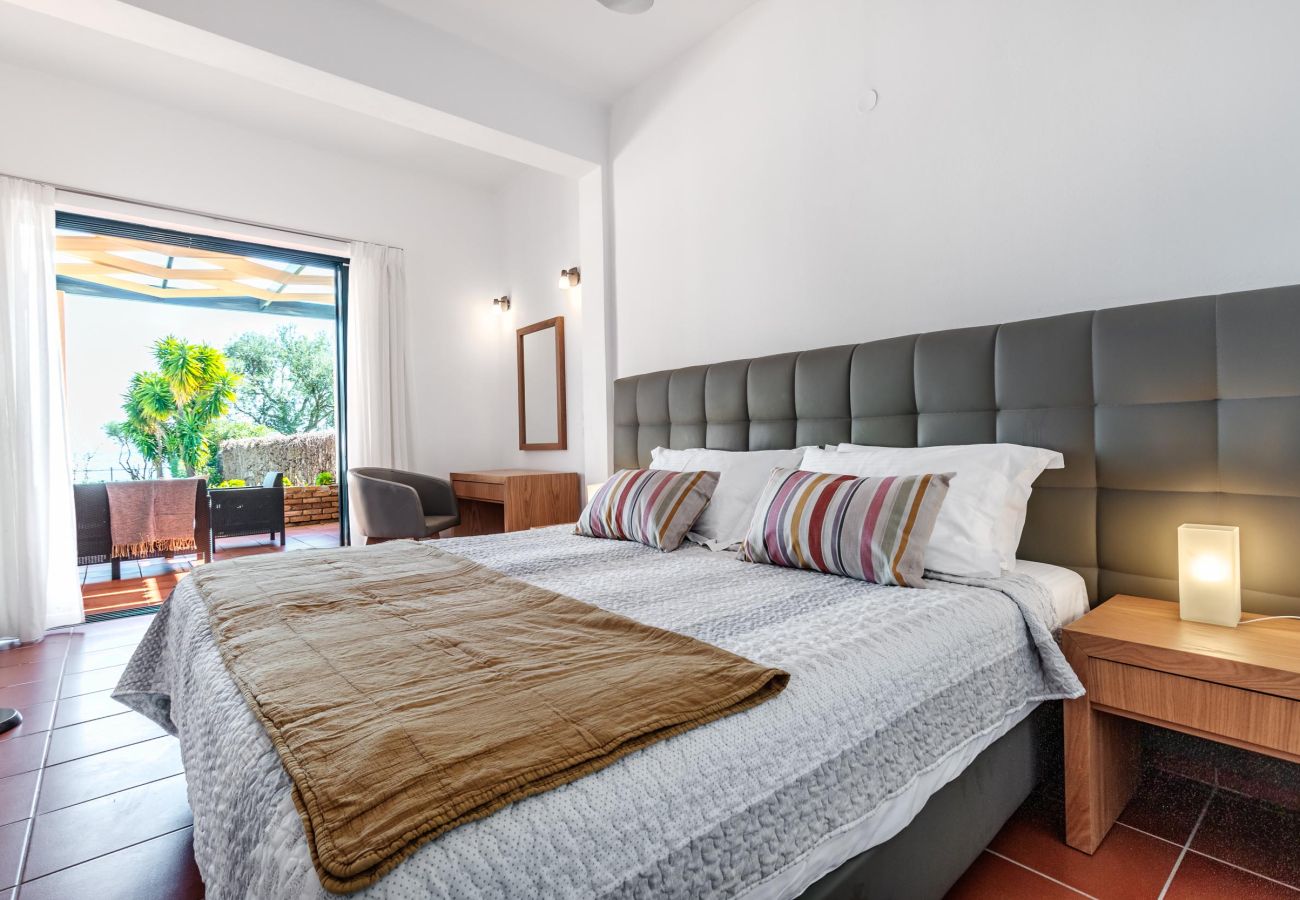 Villa in Barbati - Barbati Beachfront Pool Villa