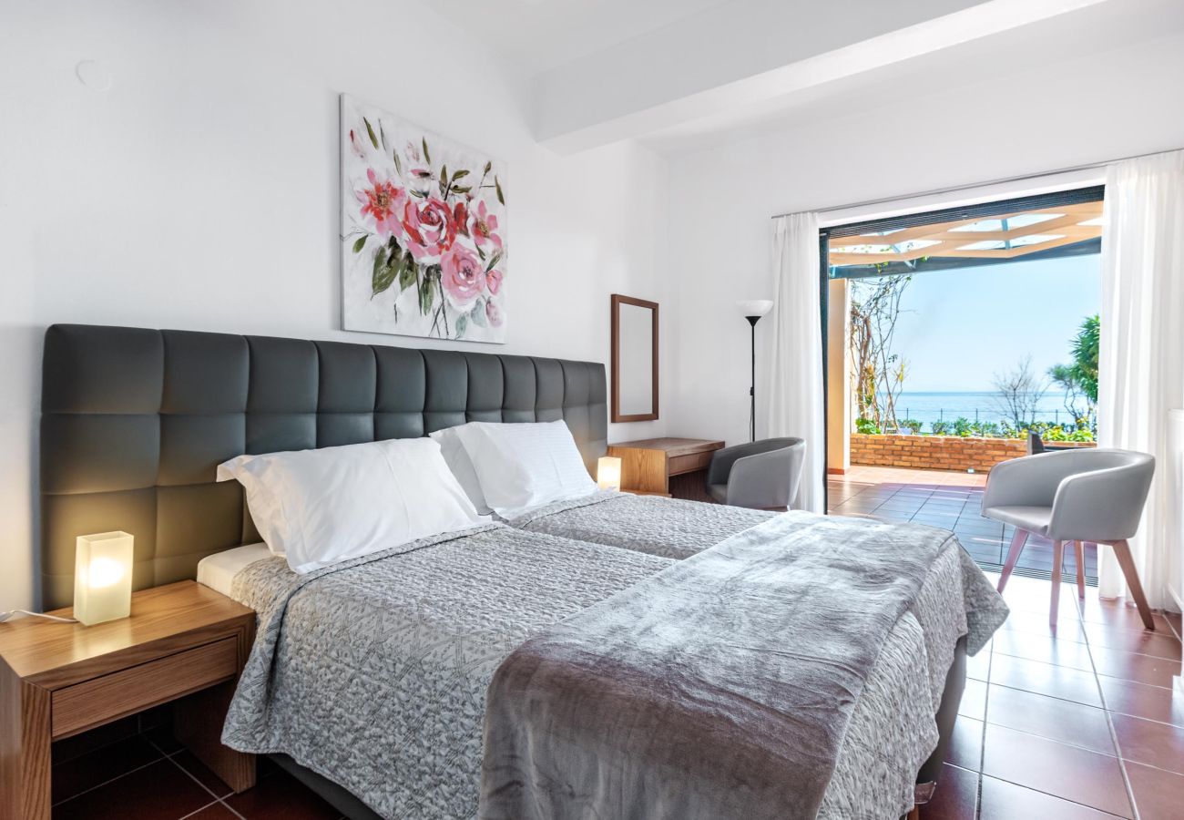 Villa in Barbati - Barbati Beachfront Pool Villa