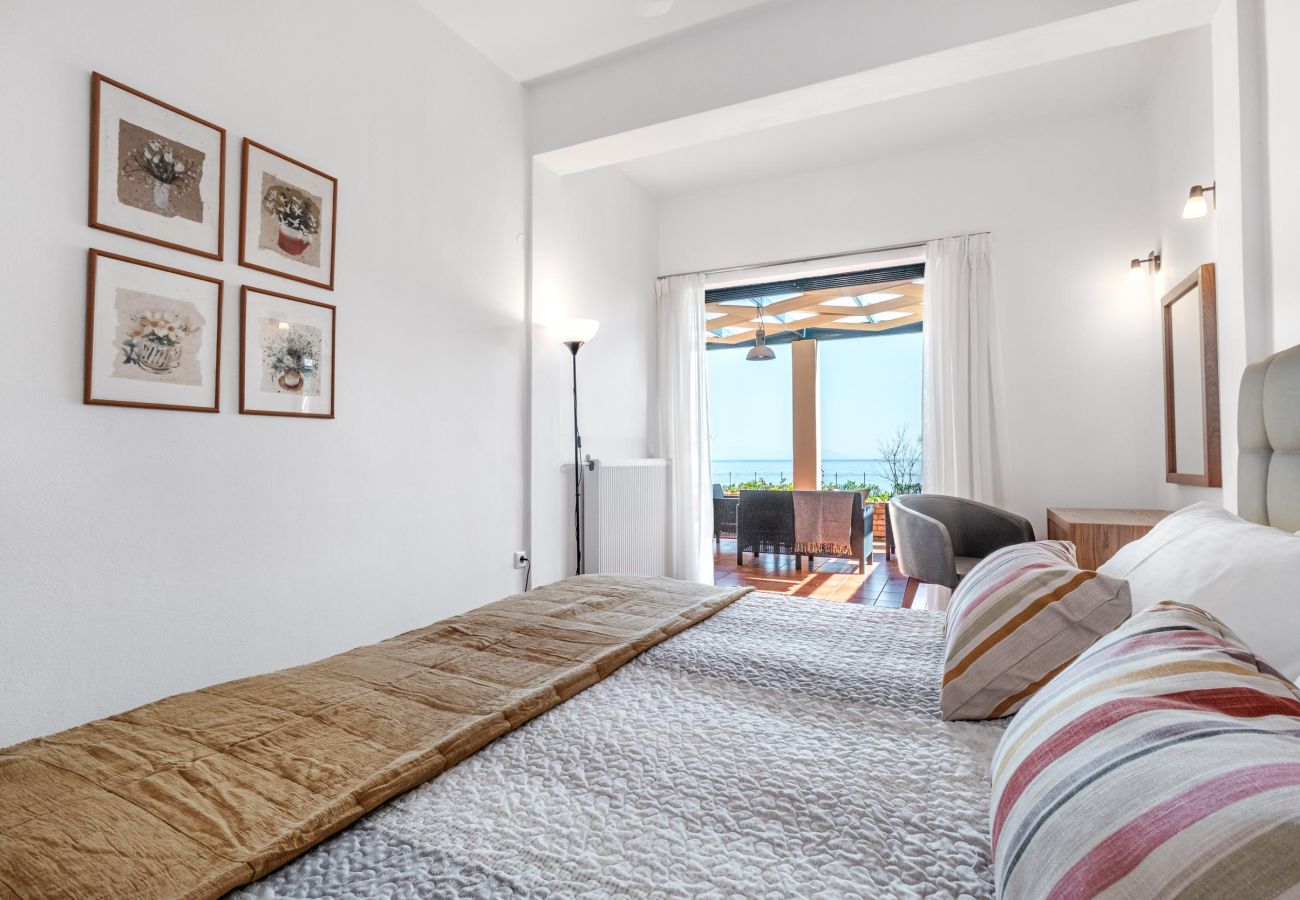 Villa in Barbati - Barbati Beachfront Pool Villa