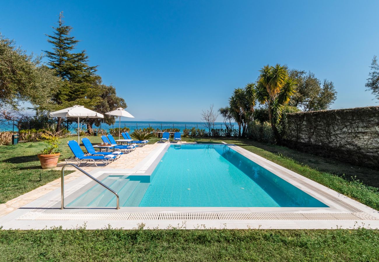 Villa in Barbati - Barbati Beachfront Pool Villa