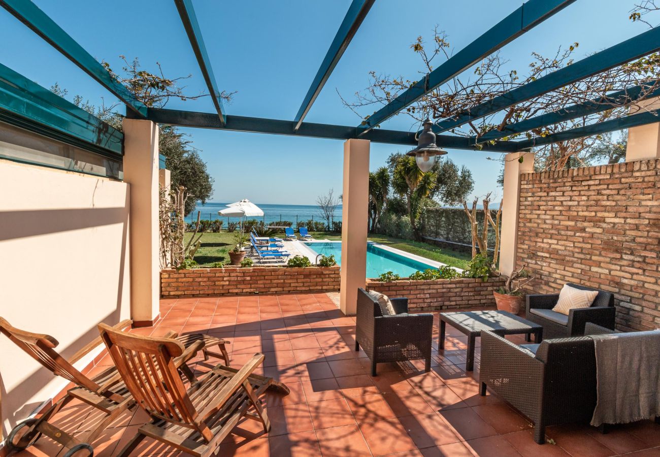 Villa in Barbati - Barbati Beachfront Pool Villa