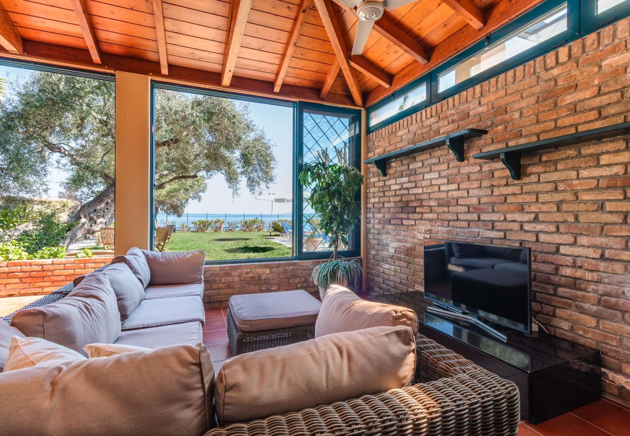 Villa in Barbati - Barbati Beachfront Pool Villa