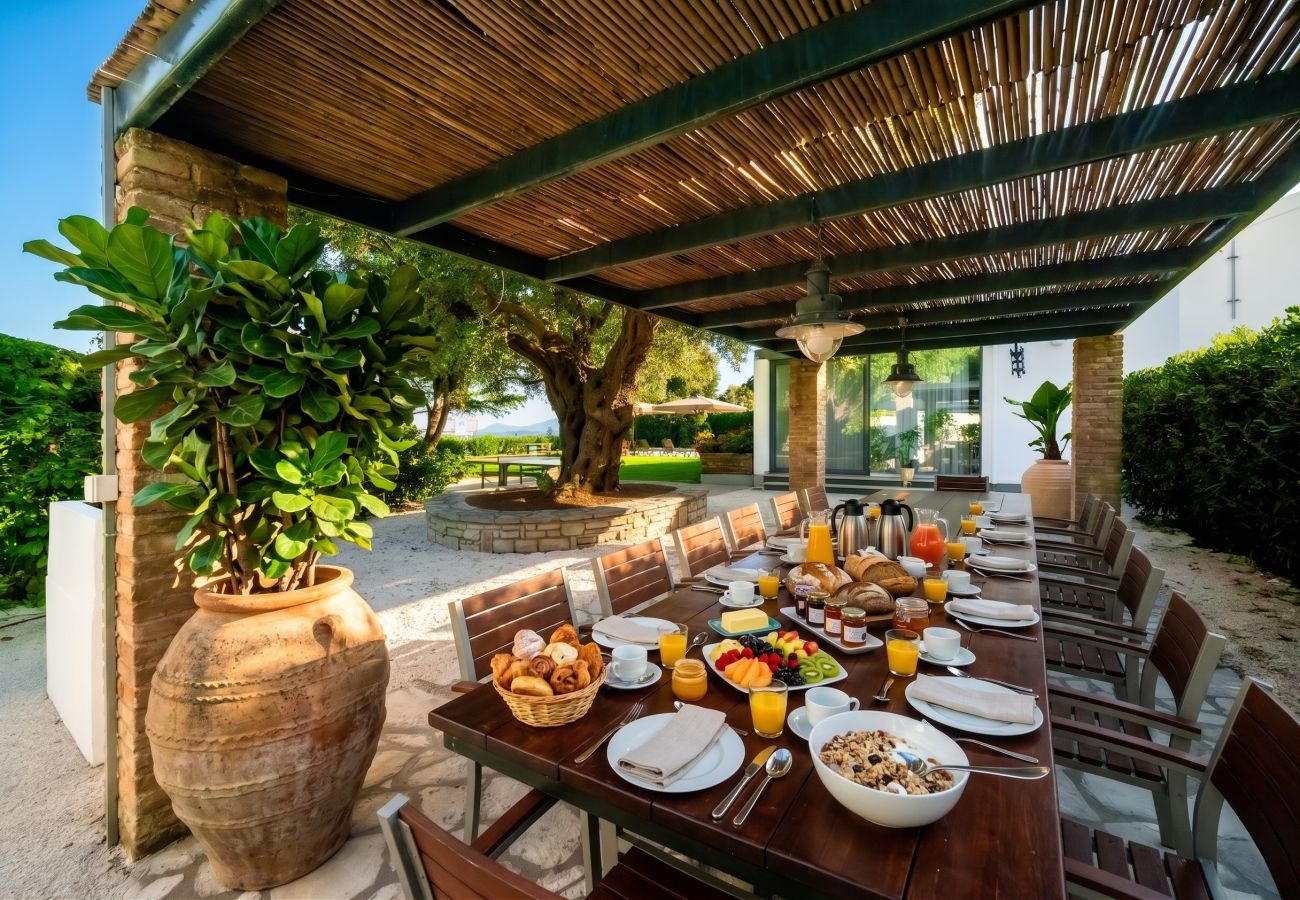 Villa in Barbati - Barbati Beachfront Pool Villa
