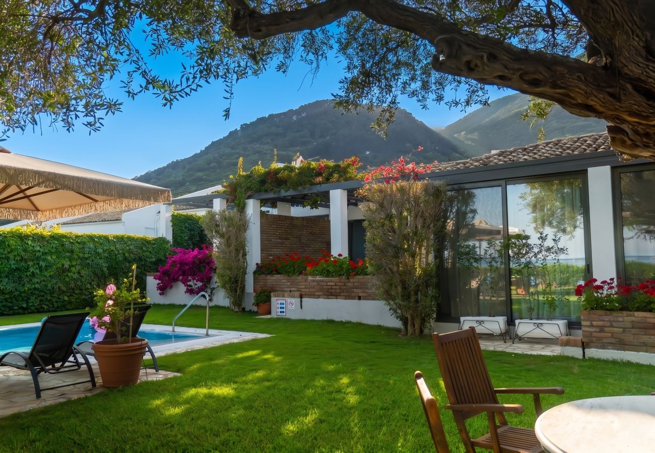 Villa in Barbati - Barbati Beachfront Pool Villa