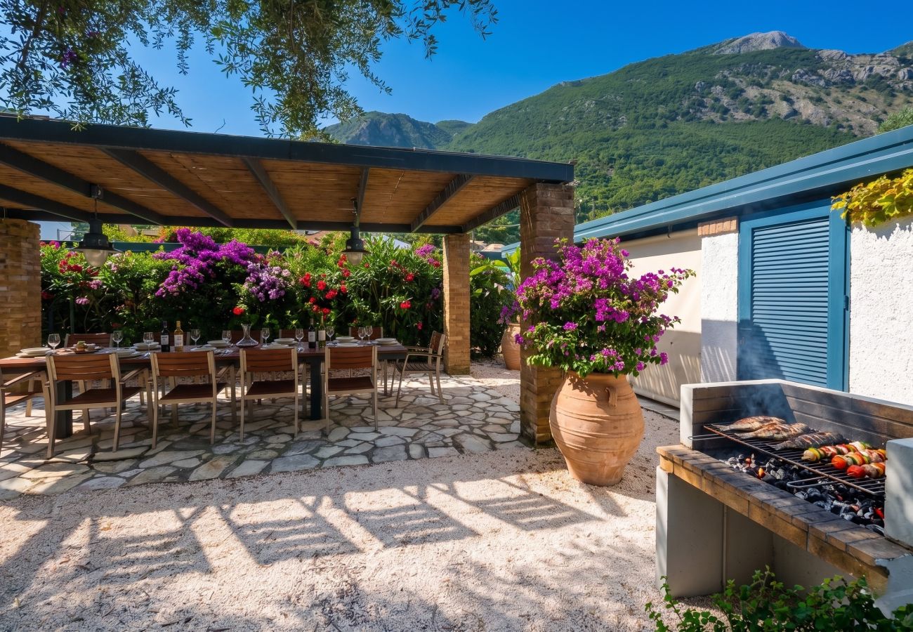 Villa in Barbati - Barbati Beachfront Pool Villa