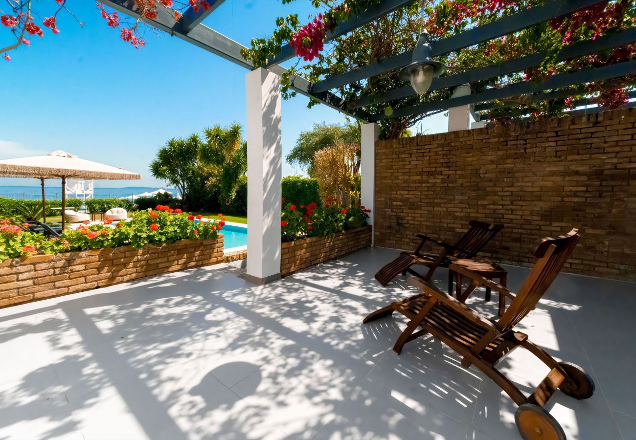 Villa in Barbati - Barbati Beachfront Pool Villa