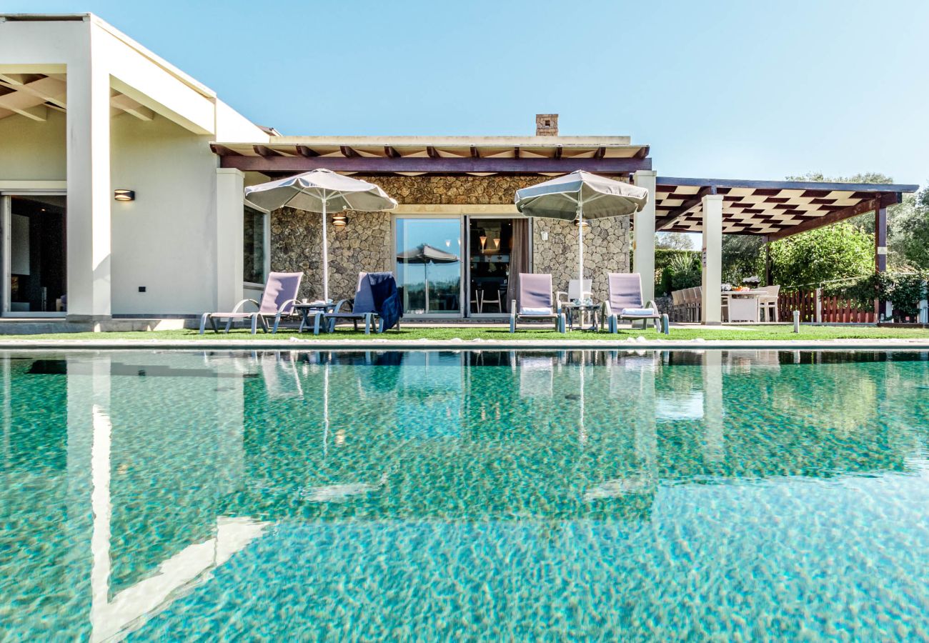 Villa in Kokkini - Luxury Villa Helanes