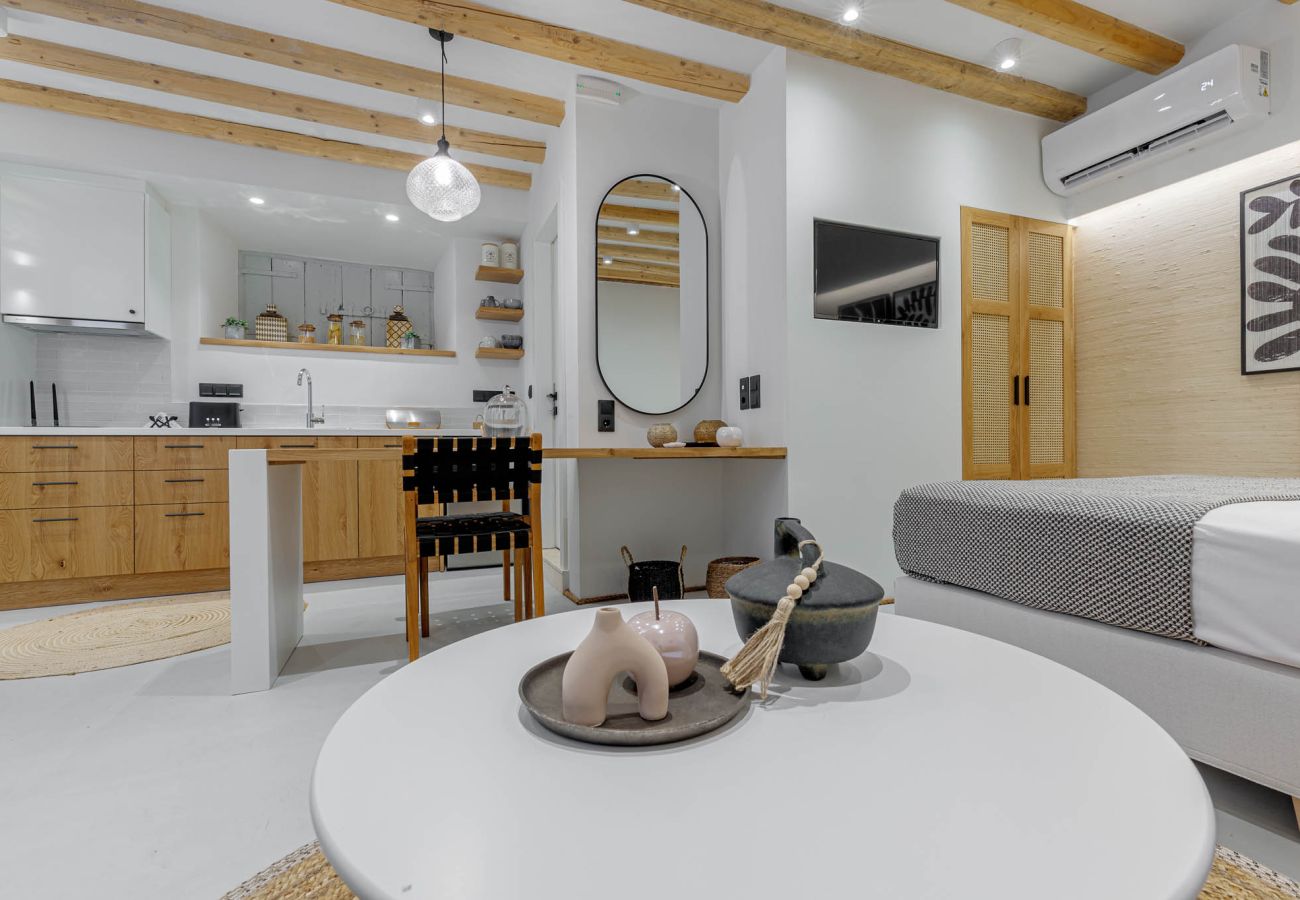 Apartment in Corfu Town - Piccolo Mouragia - old Corfu Town