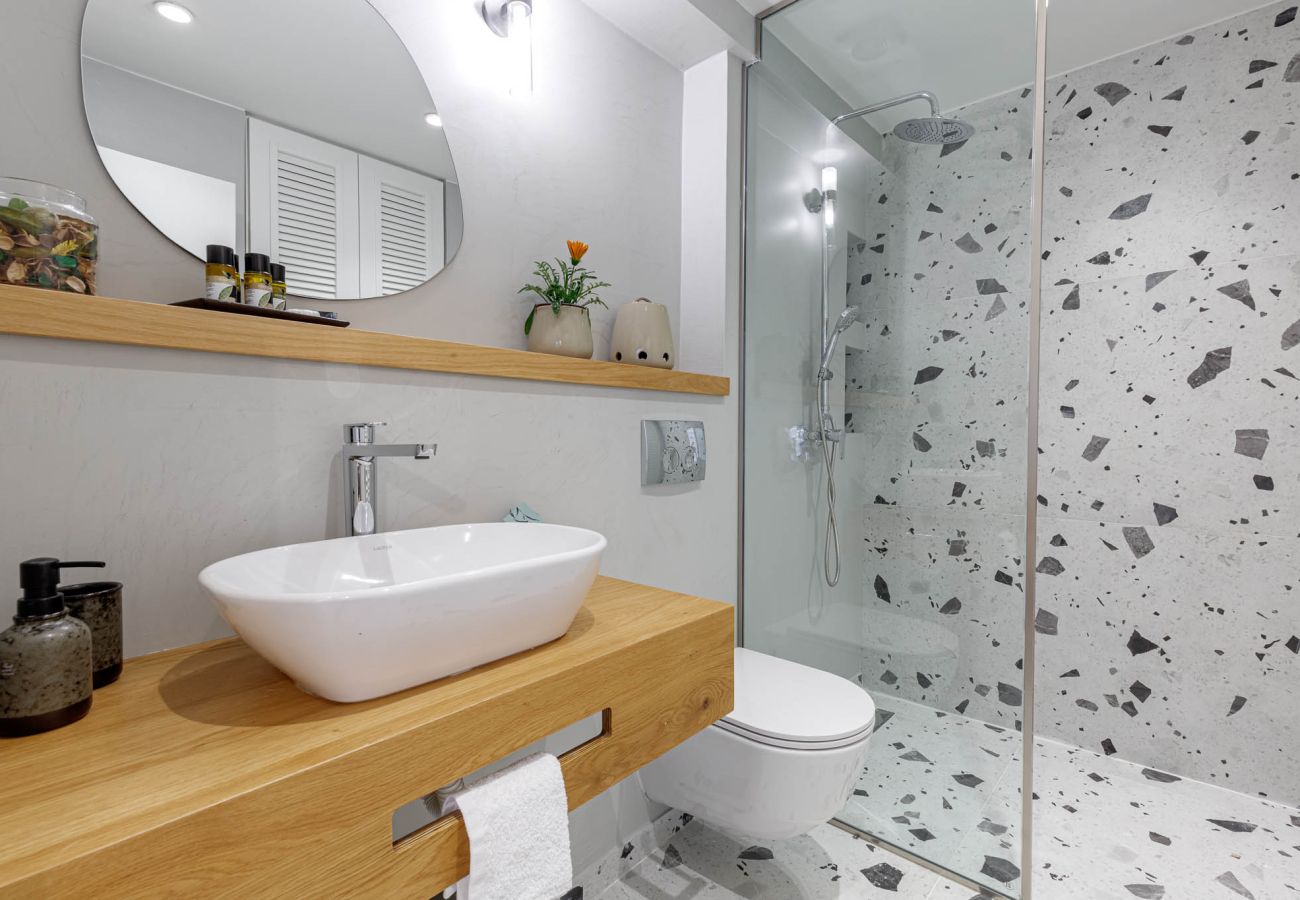 Apartment in Corfu Town - Piccolo Mouragia - old Corfu Town