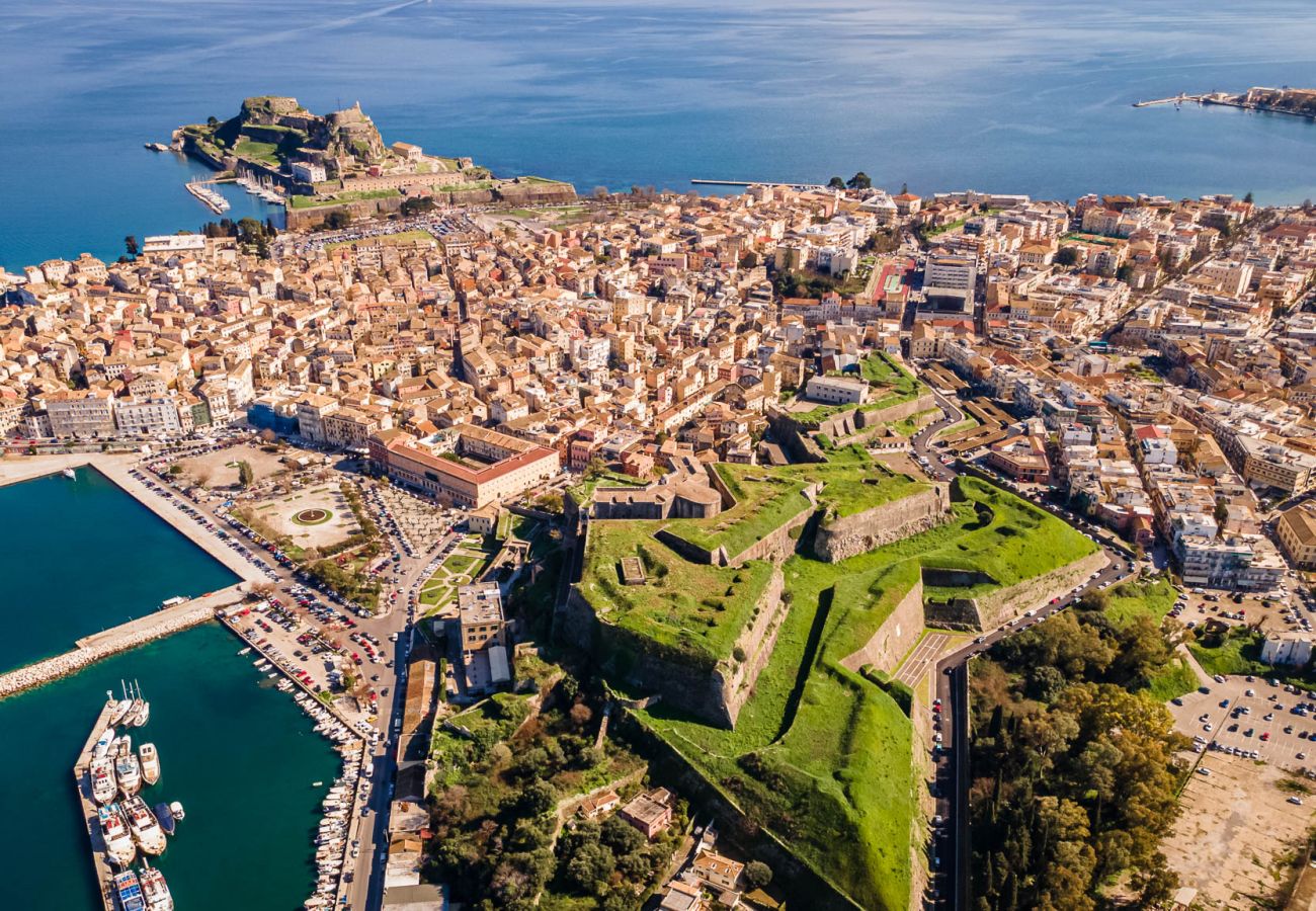 Apartment in Corfu Town - Piccolo Mouragia - old Corfu Town